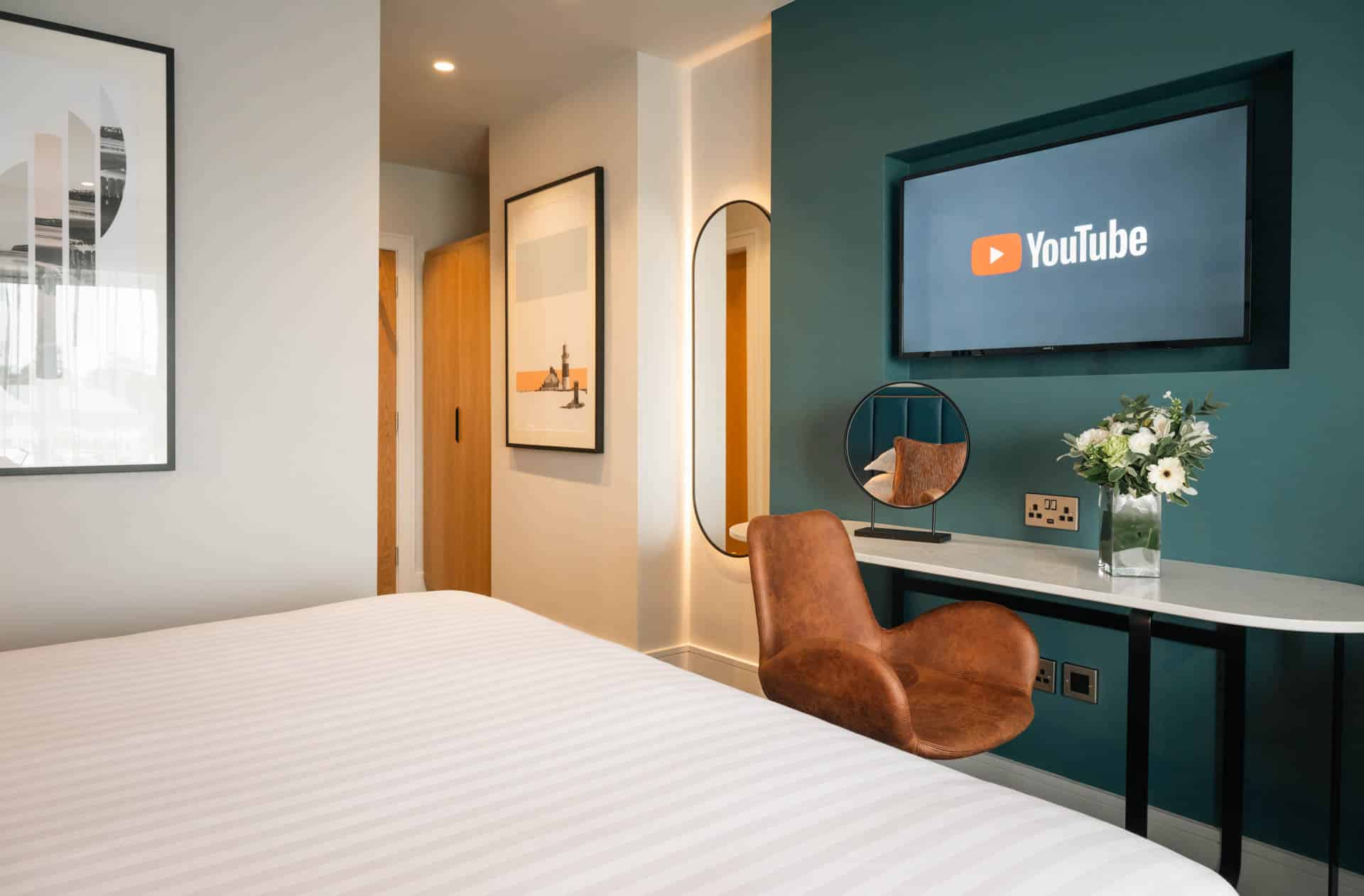 Viking Hotel Waterford Superior Room with Smart TV